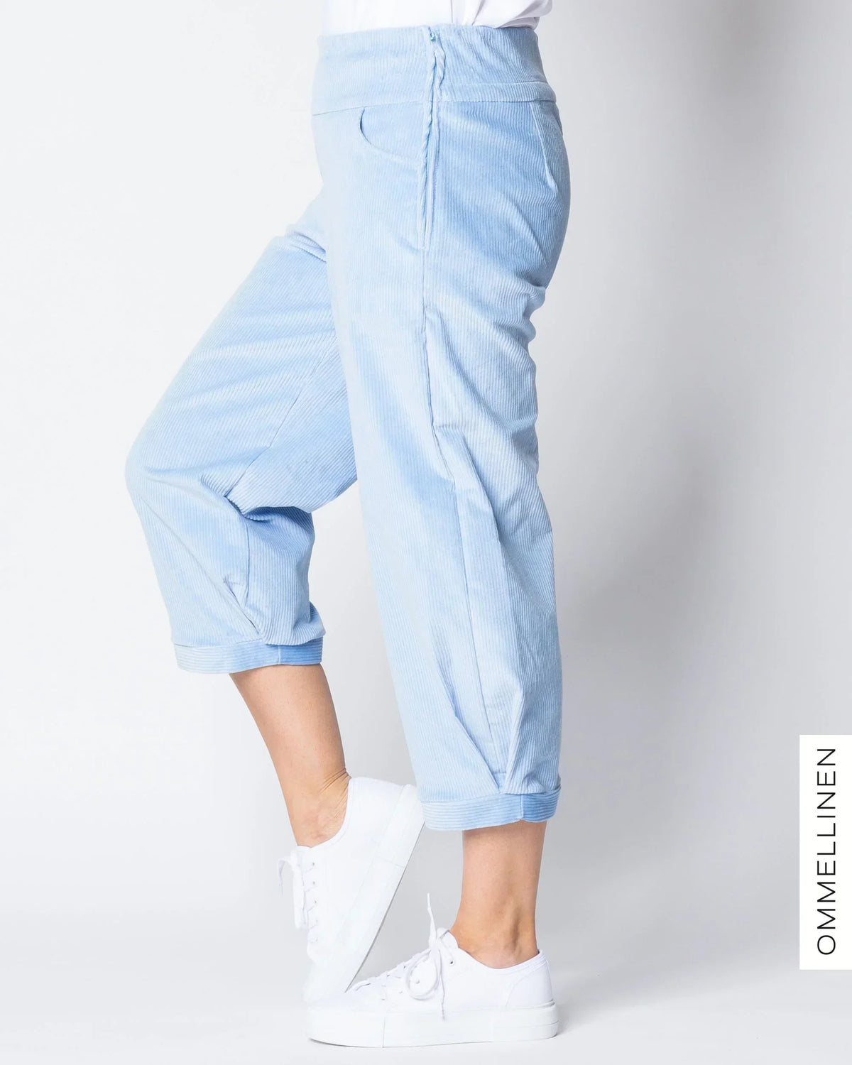 CORDUROY short pants, light blue