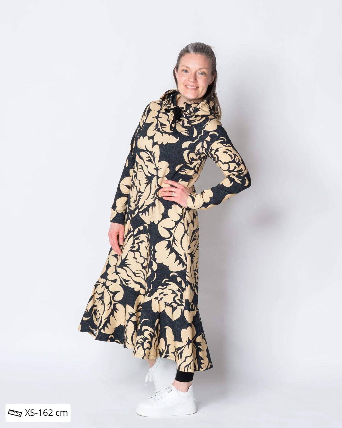WHOOPS! HULMU hoodie, Babushka Roses Giant - black/sand - 2XL