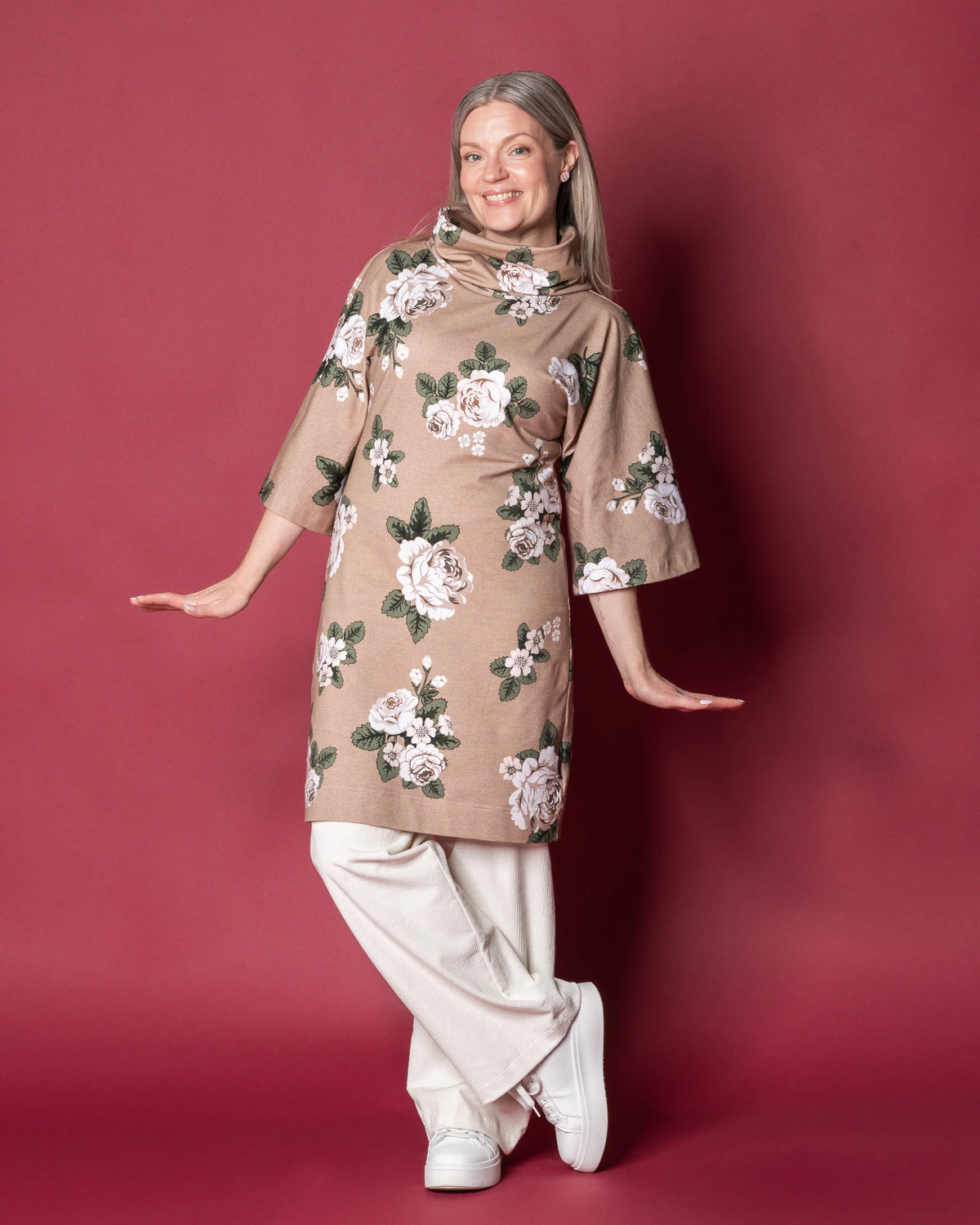 Hulmutunika, Babushka Roses - hiekka