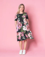 WHOOPS! FRILLA dress - short, Kukkakimppu - black - 3XL